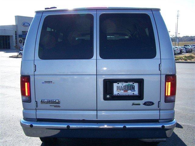 2010 Ford Econoline Wagon ESi