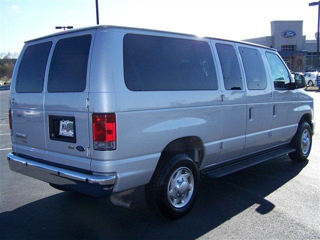 2010 Ford Econoline Wagon ESi