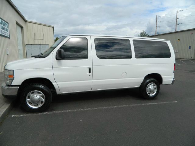 2010 Ford Econoline Wagon 2dr Cpe V6 Manual GT
