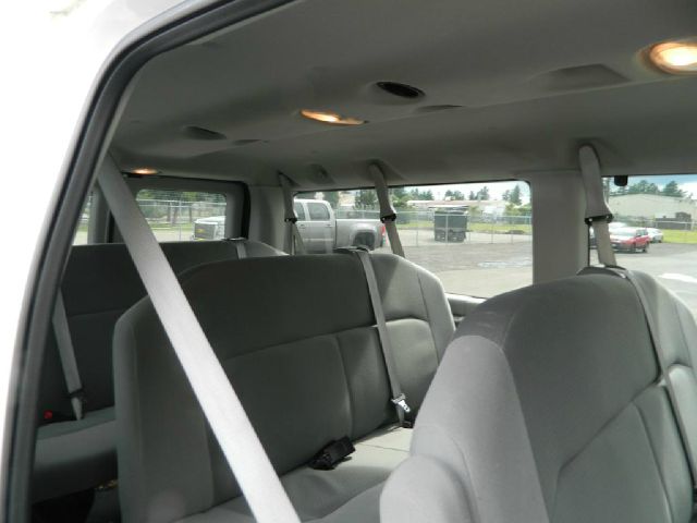 2010 Ford Econoline Wagon 2dr Cpe V6 Manual GT