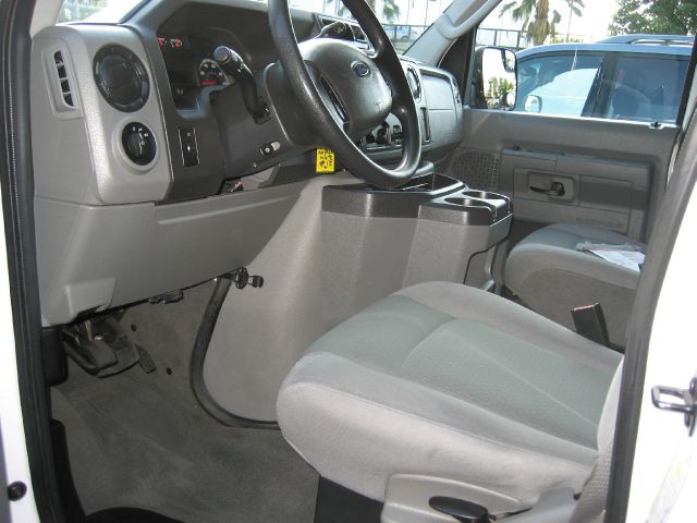 2010 Ford Econoline Wagon Z71, 4X4, LS, XCAB