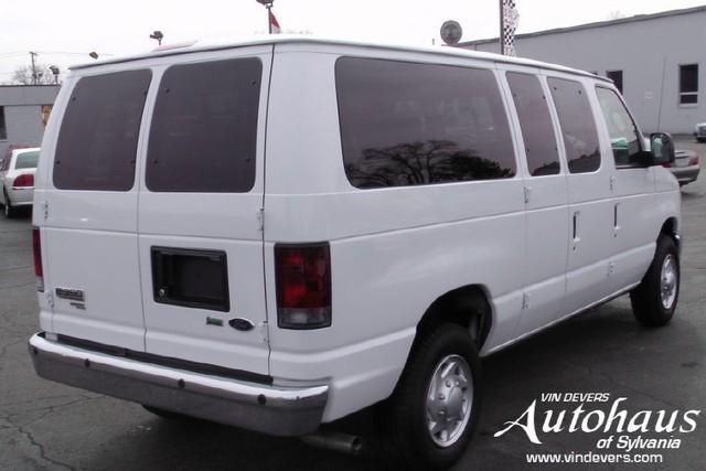 2010 Ford Econoline Wagon ESi