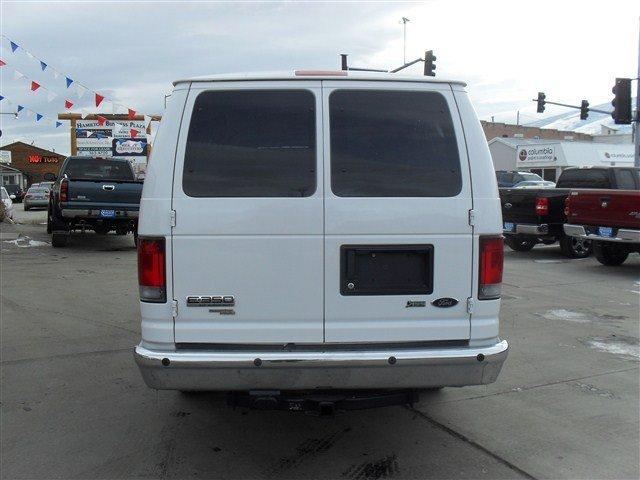 2010 Ford Econoline Wagon ESi