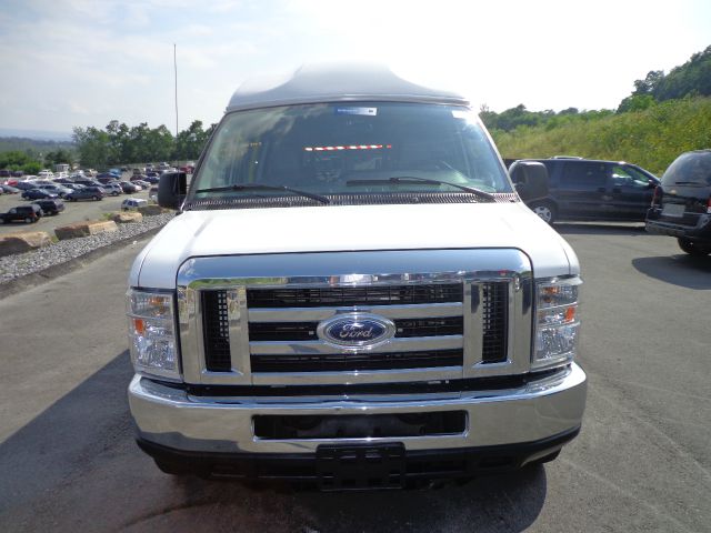 2010 Ford Econoline Wagon Z71, 4X4, LS, XCAB