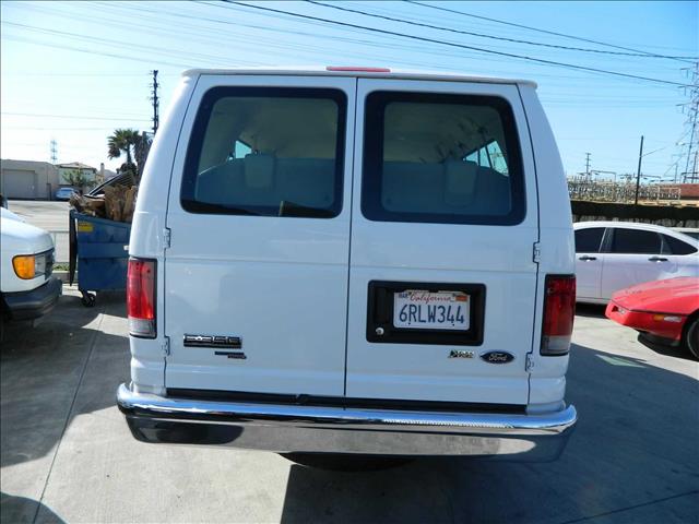 2011 Ford Econoline Wagon CPE