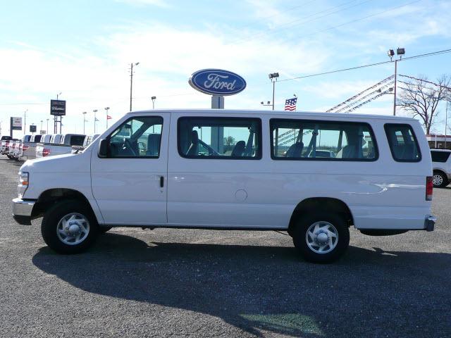 2011 Ford Econoline Wagon CPE