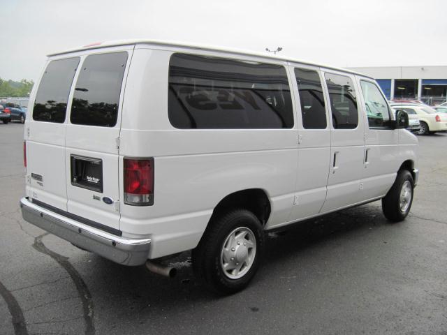 2011 Ford Econoline Wagon ESi