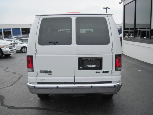 2011 Ford Econoline Wagon ESi