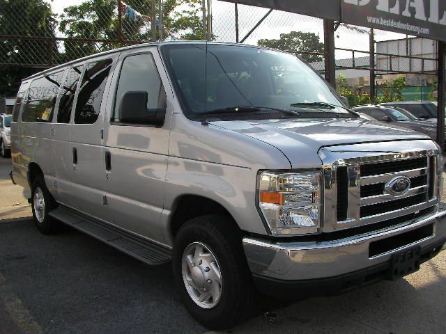 2011 Ford Econoline Wagon Z71, 4X4, LS, XCAB