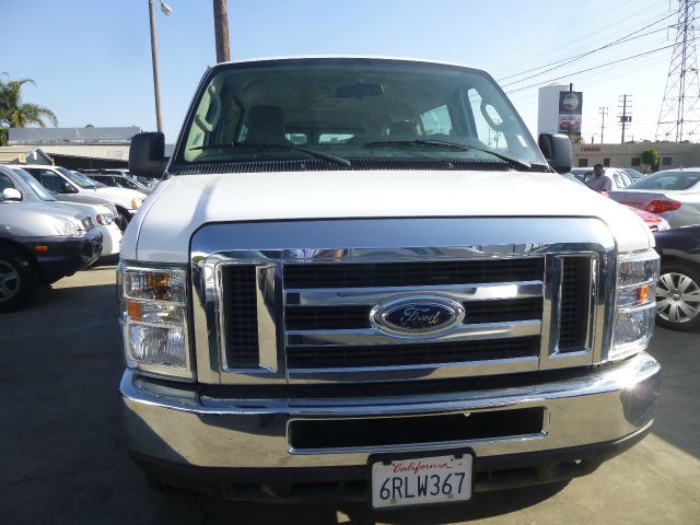 2011 Ford Econoline Wagon Z71, 4X4, LS, XCAB