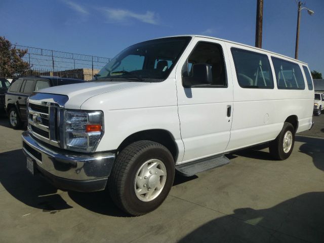 2011 Ford Econoline Wagon Z71, 4X4, LS, XCAB