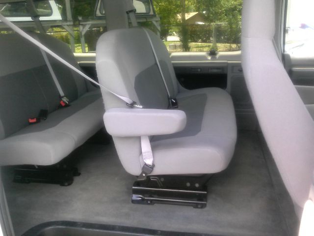 2012 Ford Econoline Wagon 2dr Cpe V6 Manual GT