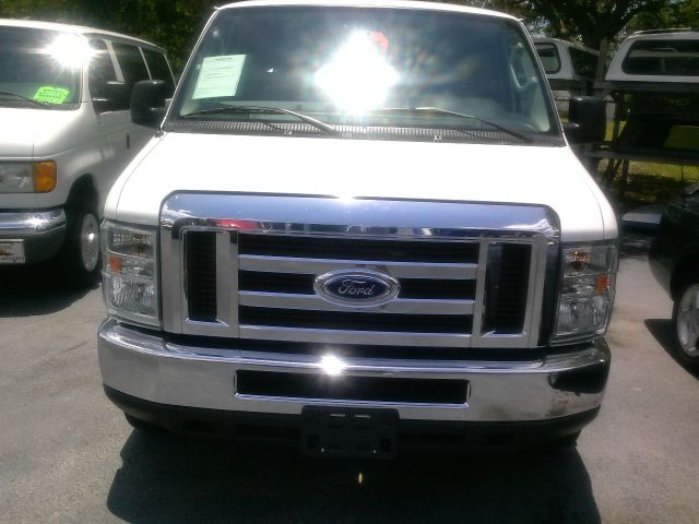 2012 Ford Econoline Wagon 2dr Cpe V6 Manual GT