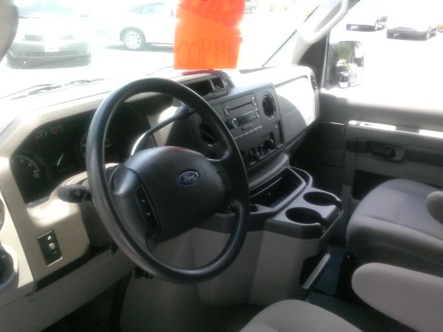 2012 Ford Econoline Wagon 2dr Cpe V6 Manual GT