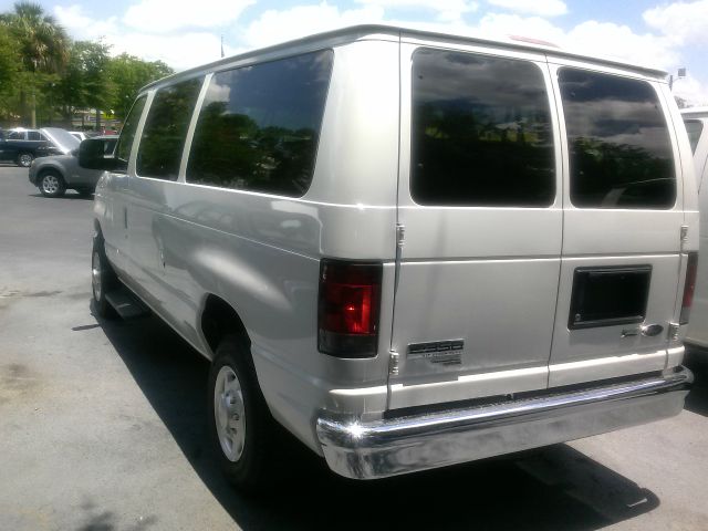 2012 Ford Econoline Wagon 2dr Cpe V6 Manual GT