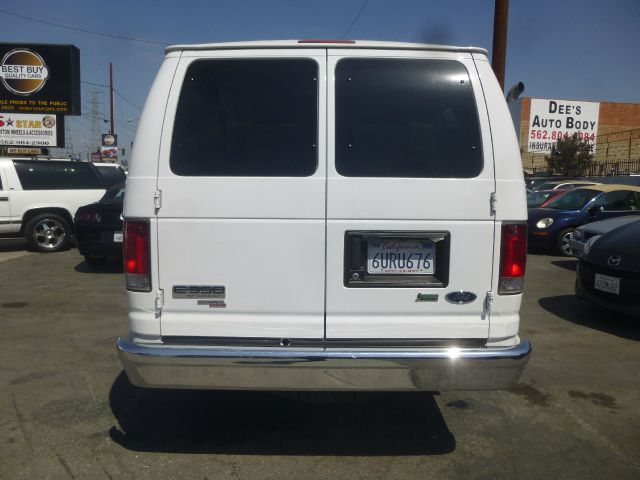 2012 Ford Econoline Wagon Z71, 4X4, LS, XCAB