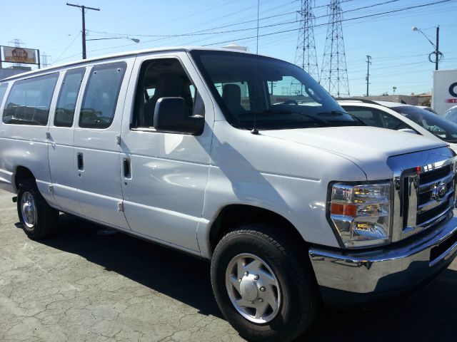 2012 Ford Econoline Wagon Z71, 4X4, LS, XCAB