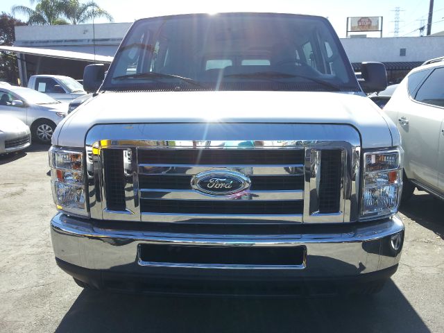 2012 Ford Econoline Wagon Z71, 4X4, LS, XCAB