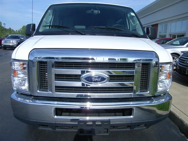 2012 Ford Econoline Wagon ESi