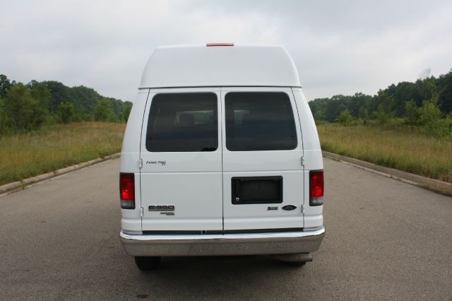 2012 Ford Econoline Wagon 2dr Cpe V6 Manual GT