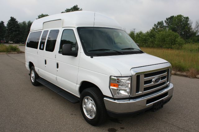 2012 Ford Econoline Wagon 2dr Cpe V6 Manual GT