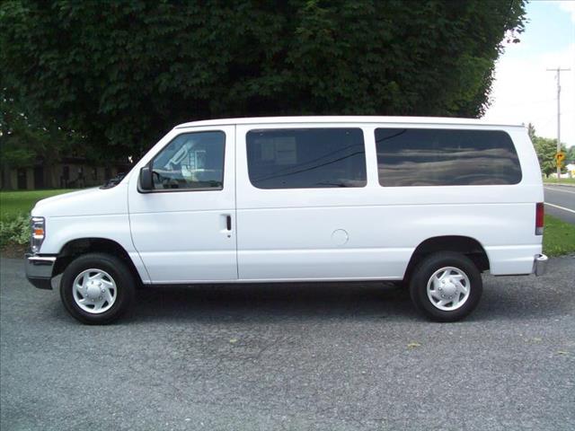 2012 Ford Econoline Wagon With Navigation, Bluetoothand Sunroof