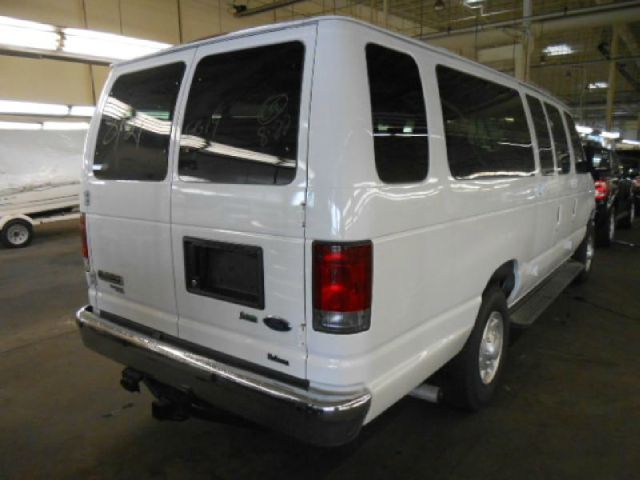 2013 Ford Econoline Wagon Z71, 4X4, LS, XCAB