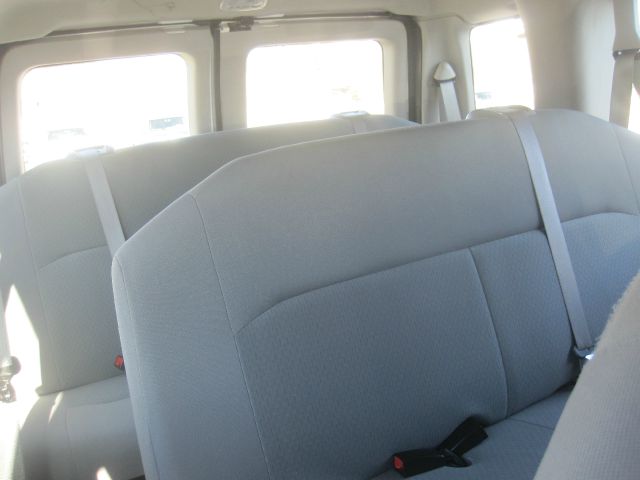 2013 Ford Econoline Wagon Z71, 4X4, LS, XCAB