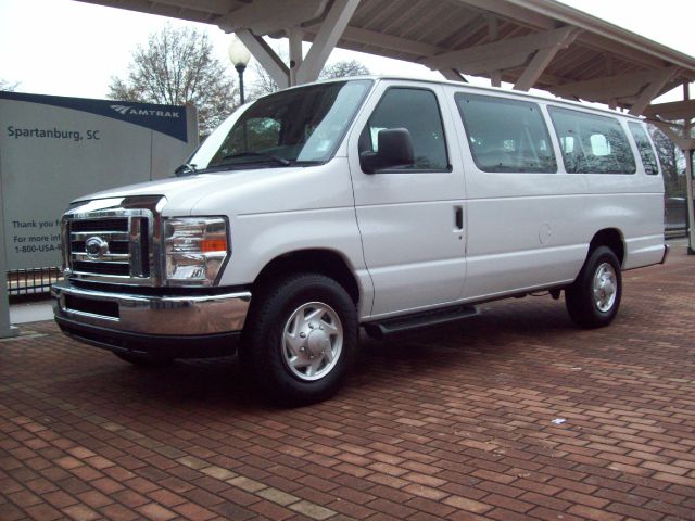 2013 Ford Econoline Wagon Z71, 4X4, LS, XCAB