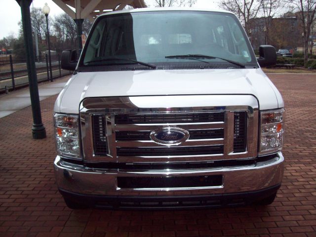 2013 Ford Econoline Wagon Z71, 4X4, LS, XCAB