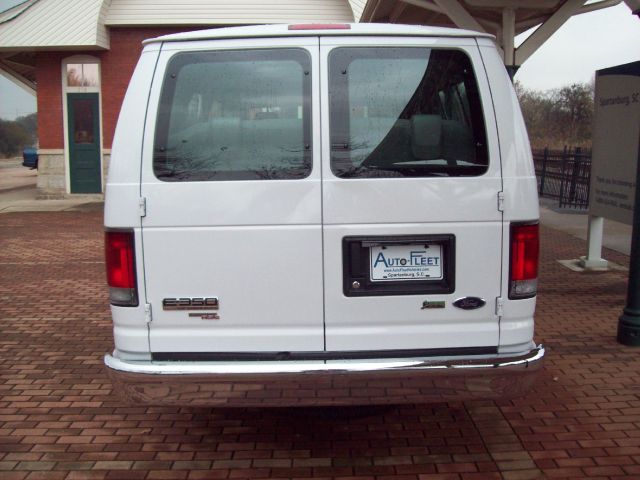 2013 Ford Econoline Wagon Z71, 4X4, LS, XCAB