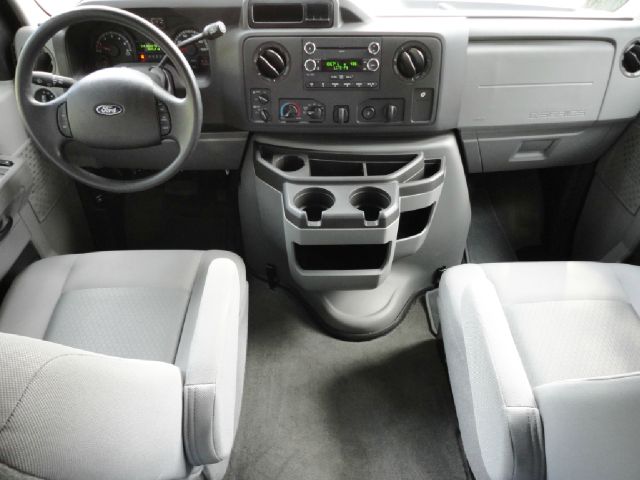 2013 Ford Econoline Wagon Z71, 4X4, LS, XCAB