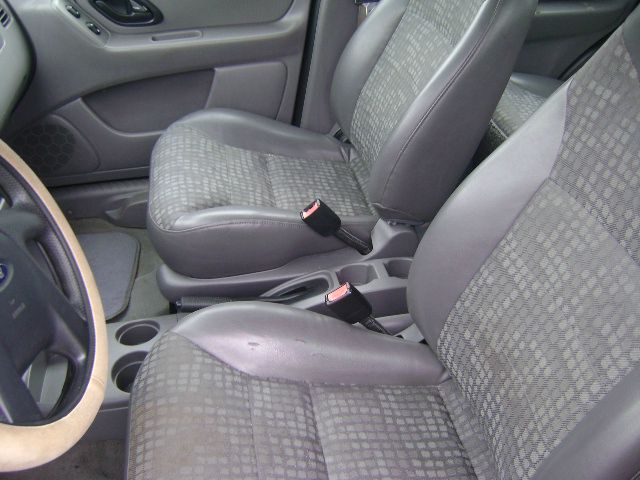 2001 Ford Escape Reg Cab 159.5 WB C5B