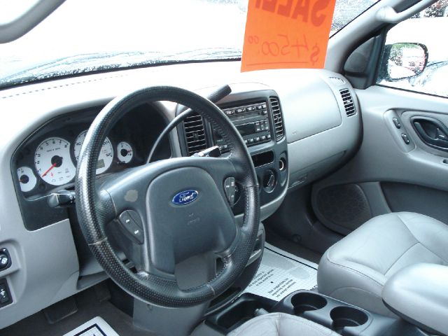 2001 Ford Escape ESi
