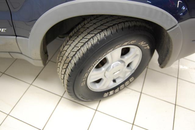 2002 Ford Escape ESi