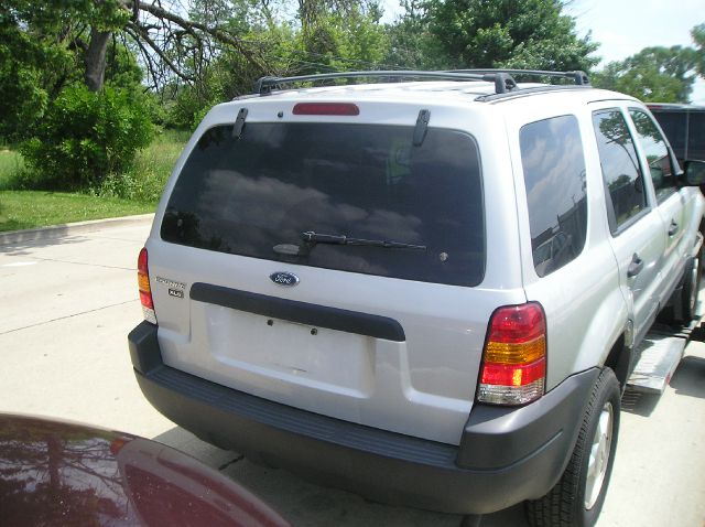 2002 Ford Escape 2010 Volkswagen SE