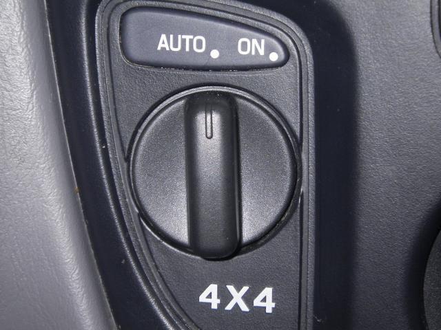 2002 Ford Escape ESi