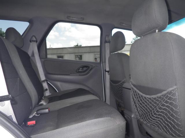 2002 Ford Escape ESi