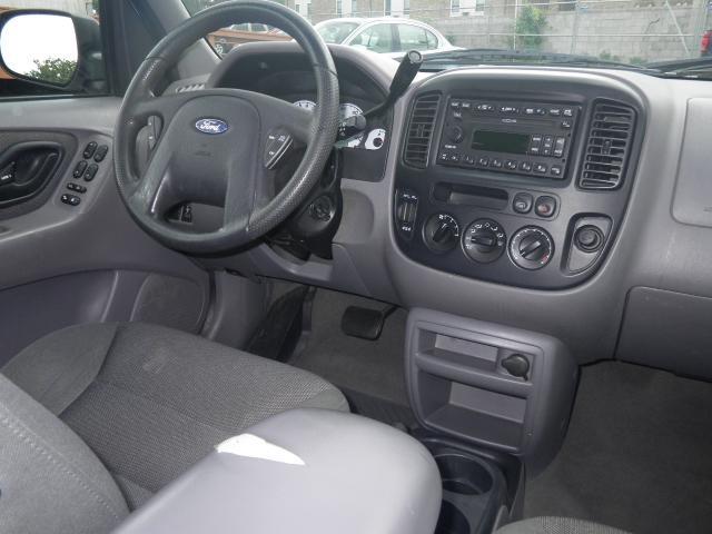 2002 Ford Escape ESi