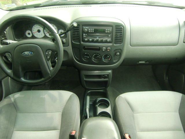 2003 Ford Escape XLS