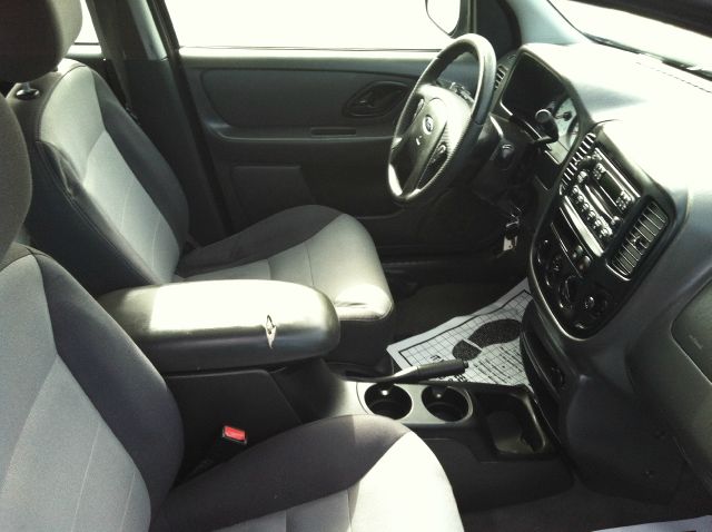 2003 Ford Escape XLS