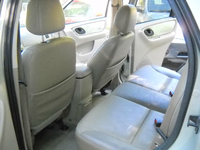 2003 Ford Escape 4dr Sdn LE V6 Auto