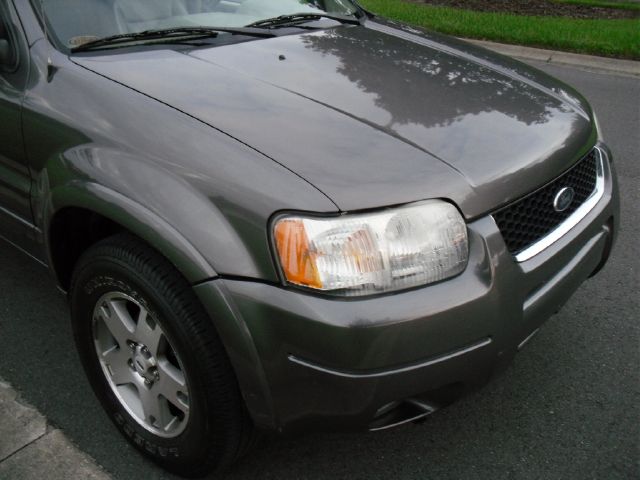 2003 Ford Escape Super