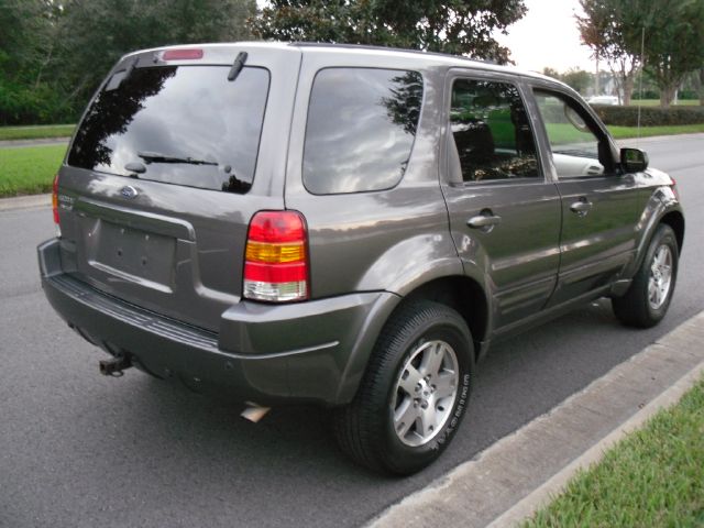2003 Ford Escape Super