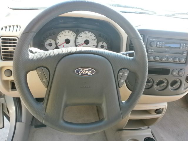 2003 Ford Escape Reg Cab 159.5 WB C5B