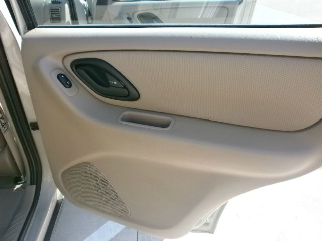 2003 Ford Escape Reg Cab 159.5 WB C5B