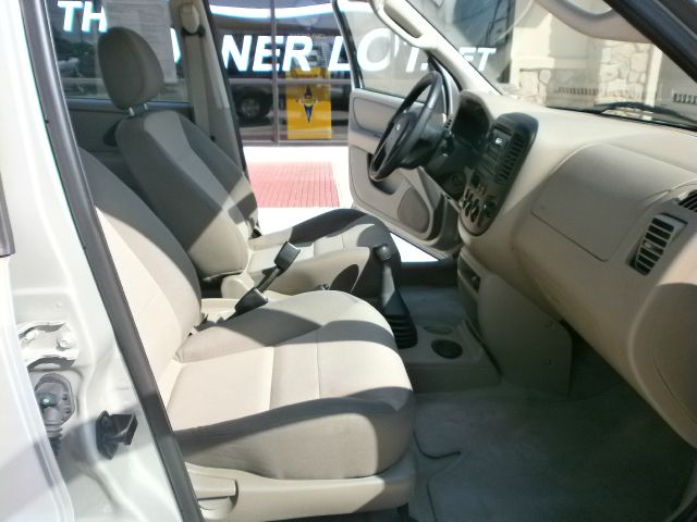 2003 Ford Escape Reg Cab 159.5 WB C5B