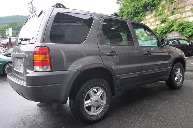 2003 Ford Escape ESi