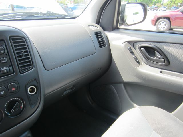 2003 Ford Escape GS 2D Coupe