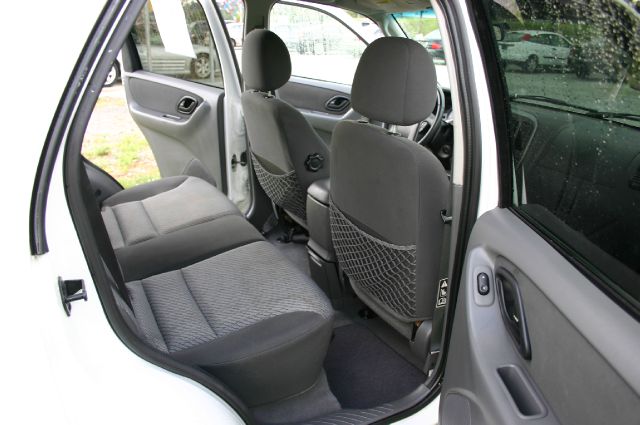 2003 Ford Escape 4dr Sdn 2.4L FWD